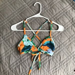 Jolyn triangle top with limited edition print